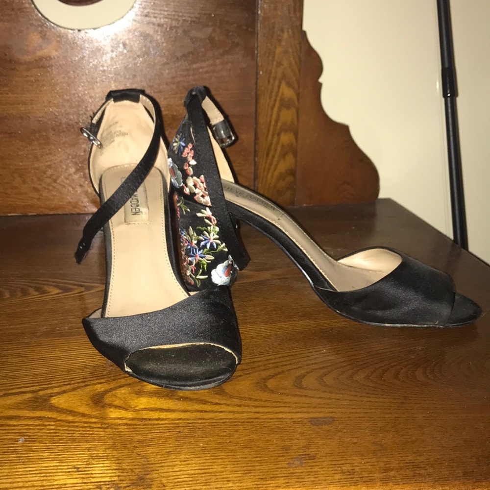 Satin floral sandal